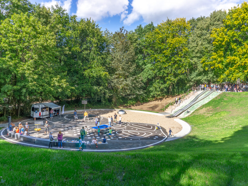 4_3_Spielplatz Albert-Schweizer-Weg NeumühlenDDorf-1