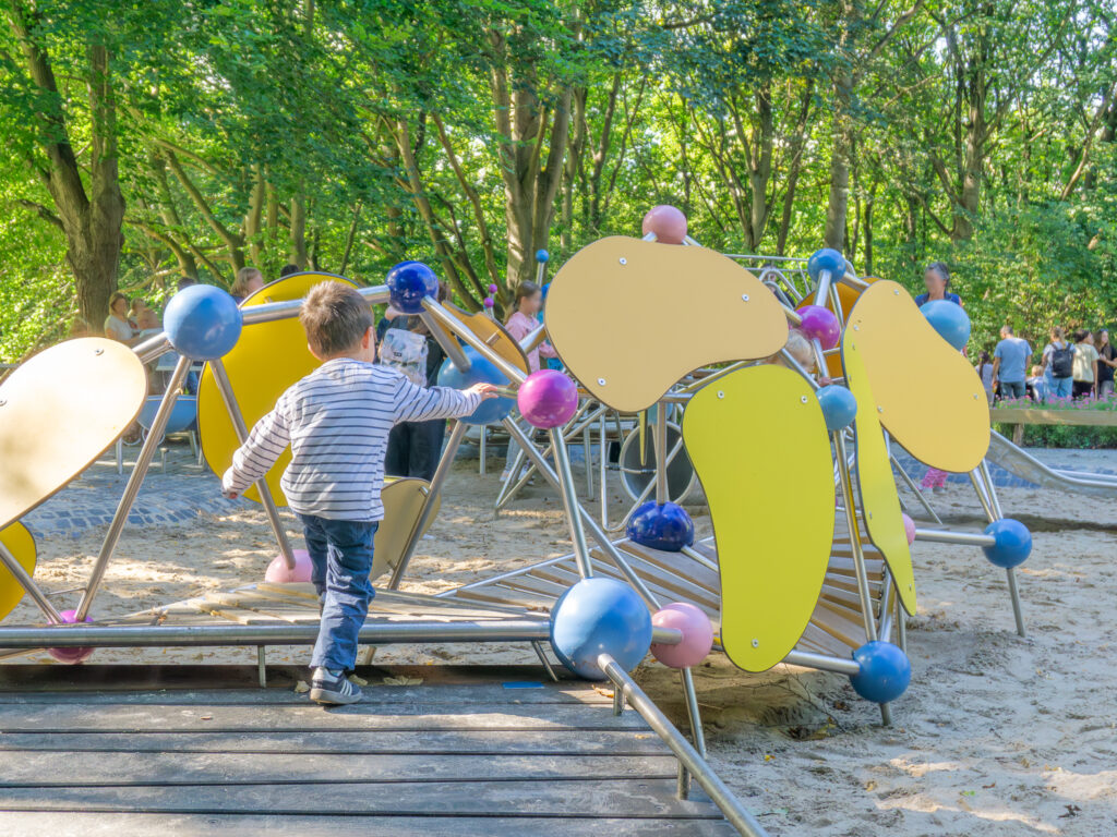 4_3_Spielplatz Albert-Schweizer-Weg NeumühlenDDorf-5